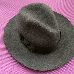 Talbots gray felt fedora